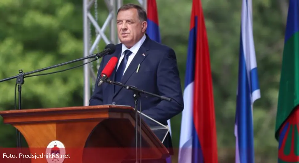Додик: Опозиција да се окрене добробити Српске и престане да слуша стране менторе
