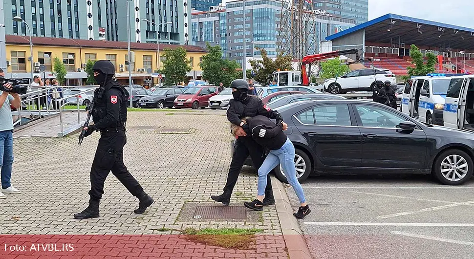 Акција ”Ескадрон”: За трговину дроге осумњичен радник КПЗ Туњице и бивши полицајац