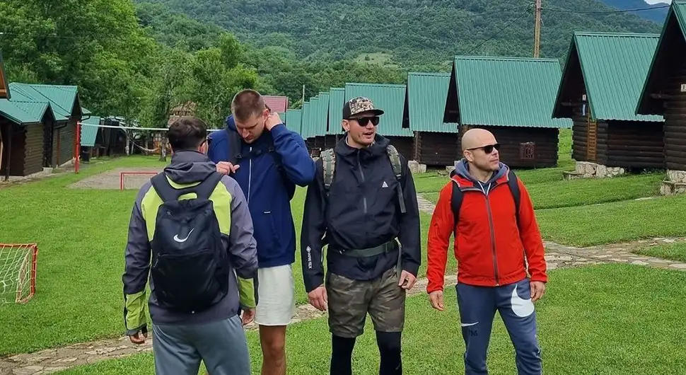 Jokić opet odmara u Srpskoj: Uživa na rijeci Tari