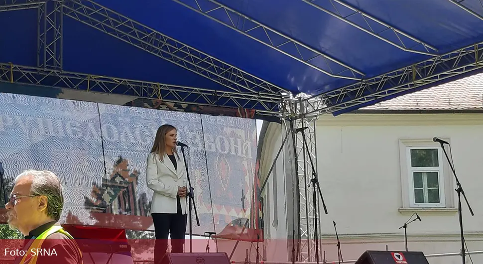 Stamenkovski: Srpska i Srbija jedna porodica