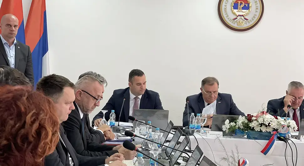 Сједница Владе Српске у Сребреници, присуствује и Додик