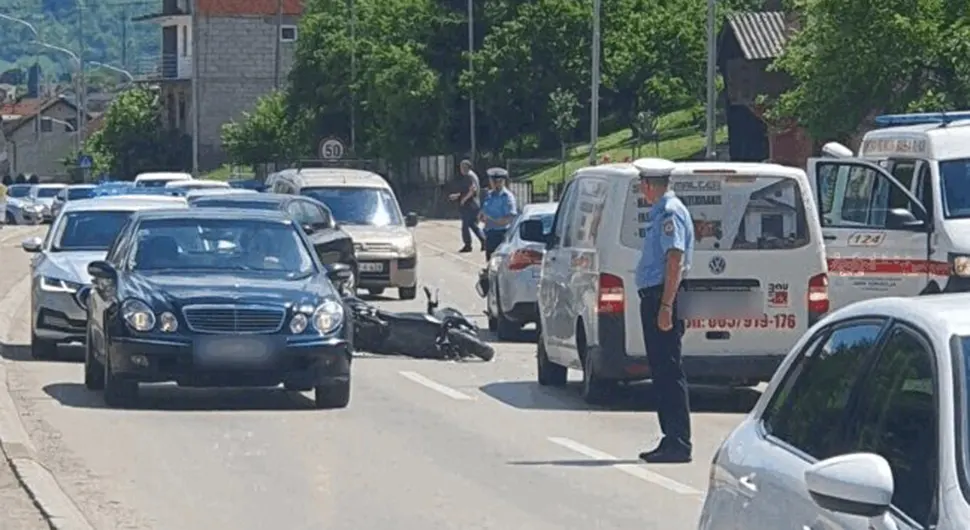 Судар аутомобила и мотоцикла у Бањалуци, створене гужве у саобраћају