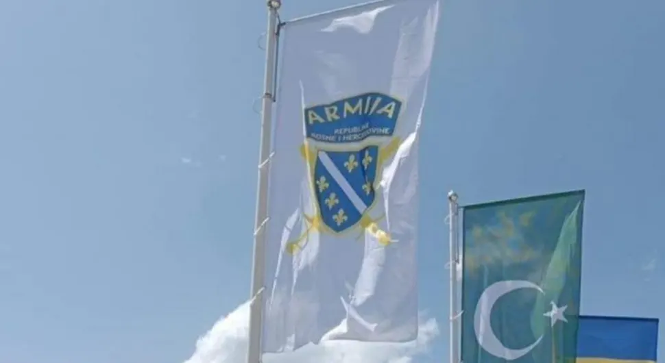 Уклоњена ратна застава тзв. Армије РБиХ у мјесту Крагљиводе