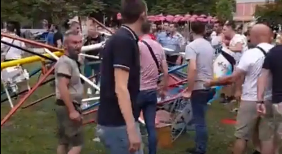 Након превртања рингишпила, троје дјеце задржано у болници