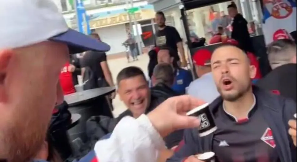 Еnglez uletio među navijače Srbije - VIDЕO