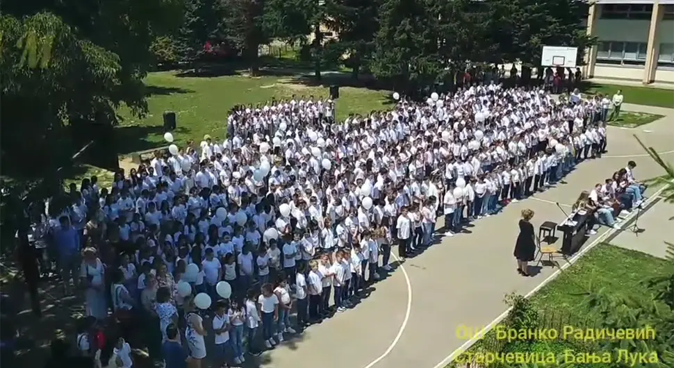 Đaci u Banjaluci horski pjevali za nastradalu pedagogicu Milanu