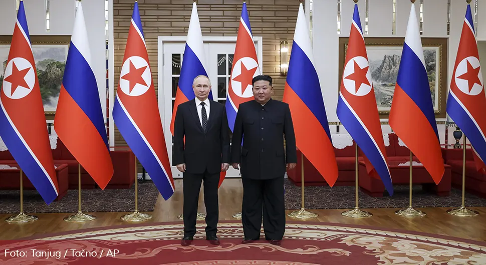 Откривено шта је Путин рекао Киму приликом сусрета: Споменуо Америку
