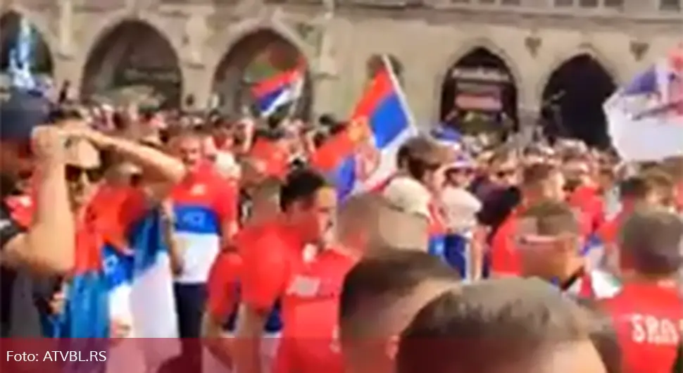 АТВ у Минхену међу Србима: Градом одзвања 'Пјевај Србијо'