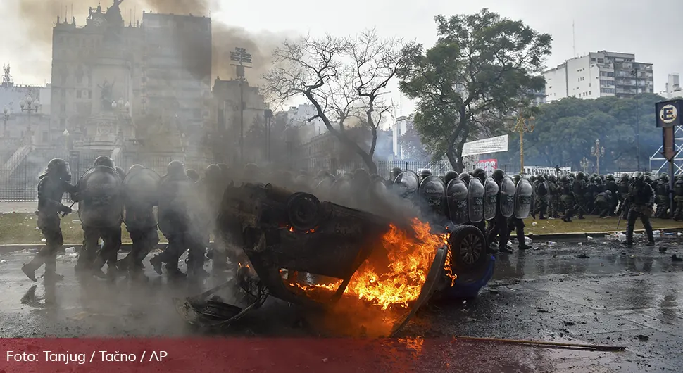 Argentina-protesti.webp