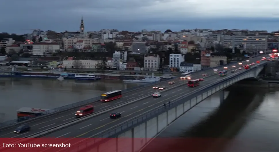 Maloljetnica skočila sa Brankovog mosta, pala na beton i preživjela