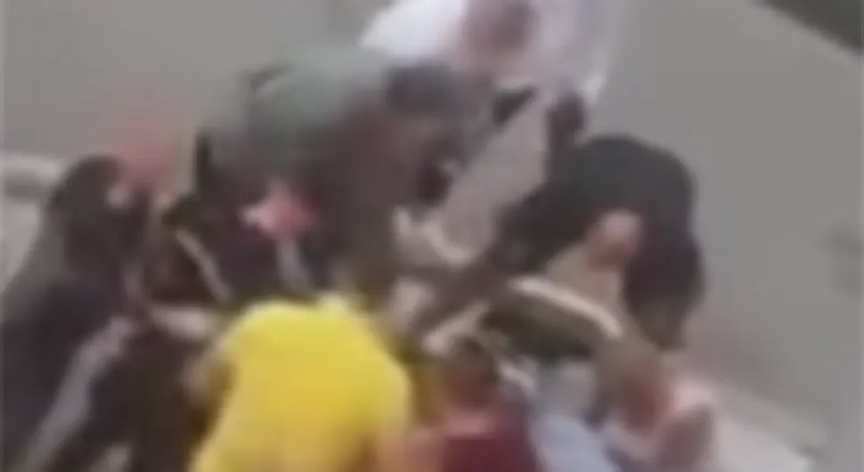 Pojavio se snimak sa mjesta pucnjave u Sarajevu: Građani pomagali povrijeđenom