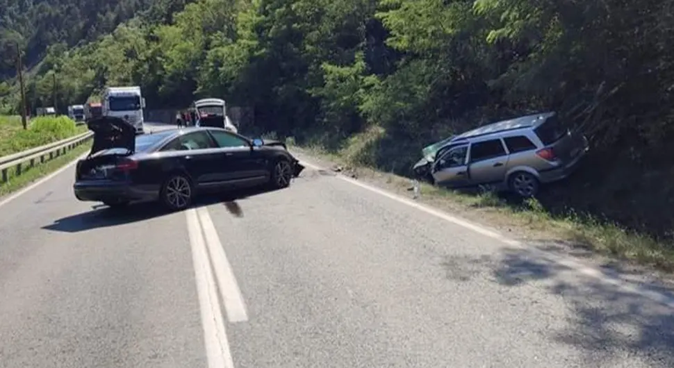 Teška saobraćajka u BiH, povrijeđeno pet osoba