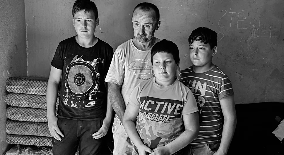 Губитак мајке, пожар, поплава, искључена струја - Породица Ђурашиновић код Новог Града треба помоћ