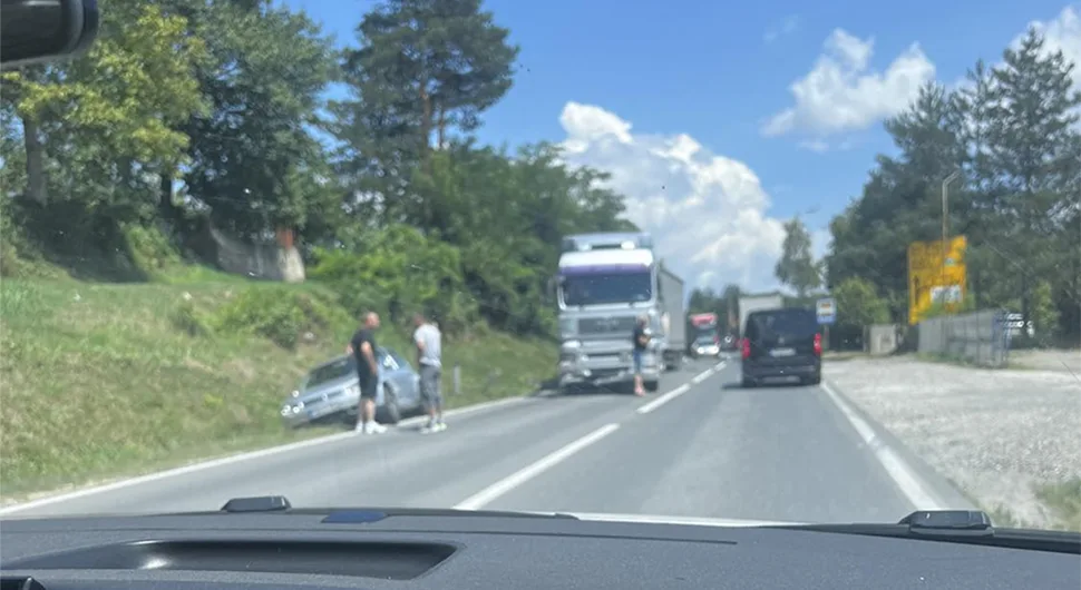 Судар два камиона и два возила код Жепча