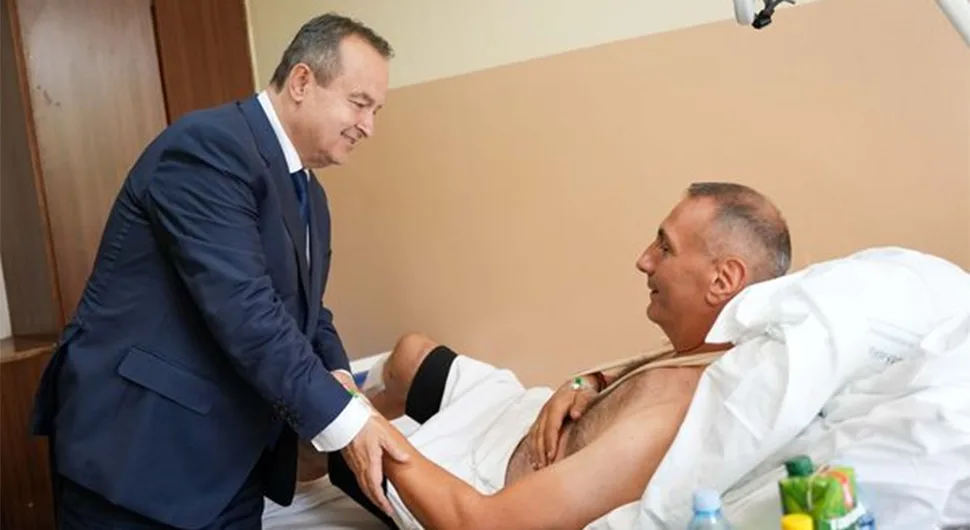 Познато у каквом је стању повријеђени полицајац Вјекослав Илић