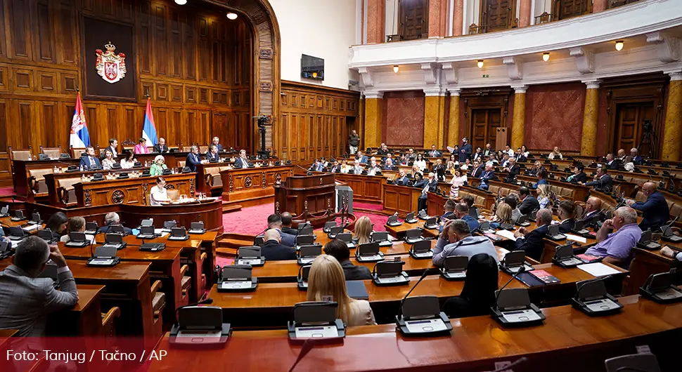 Парламент наставља са радом расправом у појединостима о тачкама дневног реда