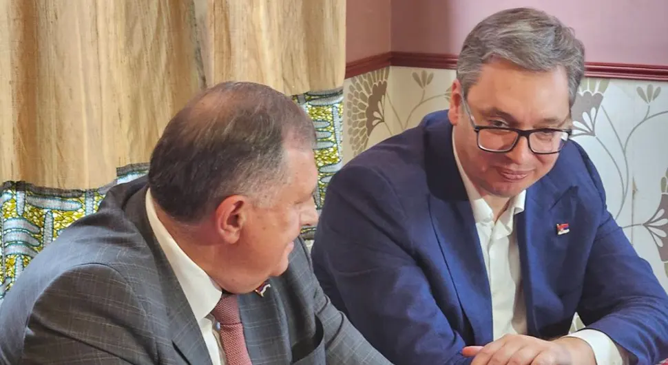 Vučinić: Uprkos prijetnjama i pritiscima, Dodik i Vučić dosljedno štite srpski narod
