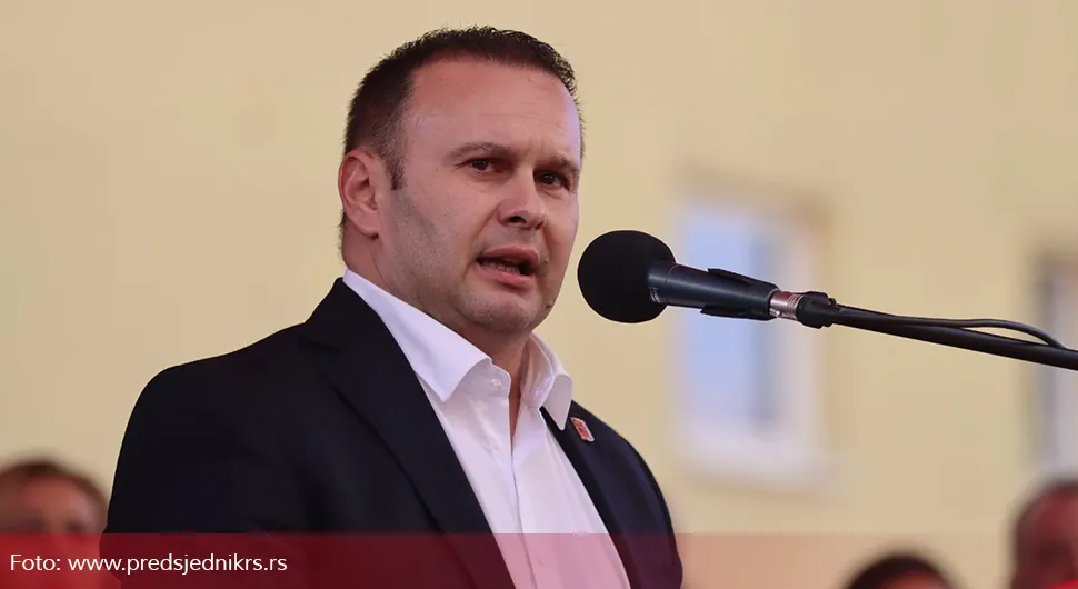 Ћосић: Опозиција да схвати борбу за позицију Српске