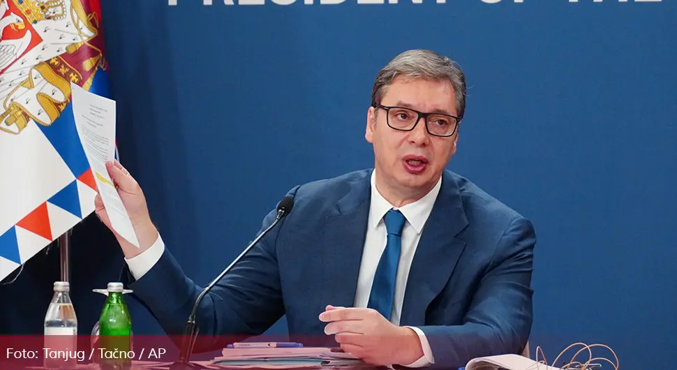 Вучић: Хелез је најглупљи министар