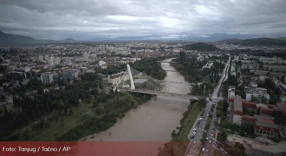 Жена која је са сином (4) скочила у ријеку оставила опроштајно писмо: Дјечак сахрањен, за мајком се још трага