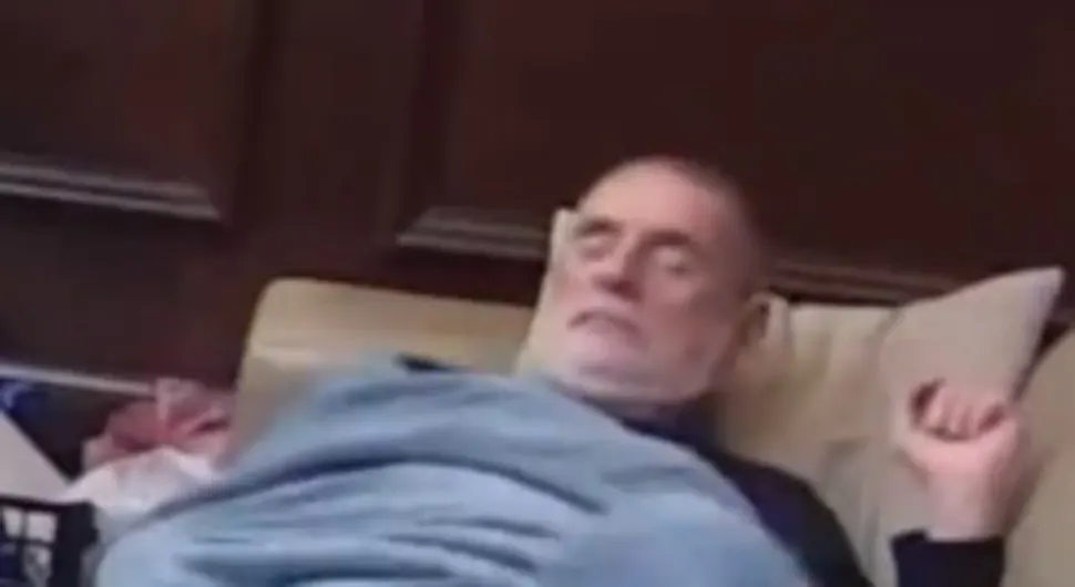 Učesnici u šoku: Еvo šta radi Lepi Mića dok spava - VIDЕO