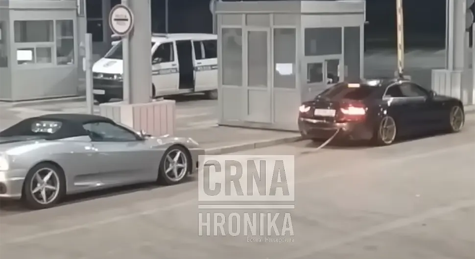 Ovo može samo kod nas: Audi ''šlepa'' Ferarija preko granice