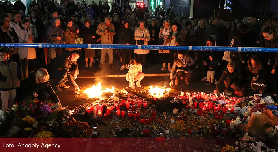 Novosađani se okupili kod Željezničke stanice