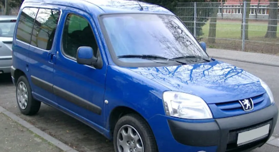 Izgubljeno vozilo u Banjaluci: Vlasnici mole za pomoć kako bi ga pronašli!