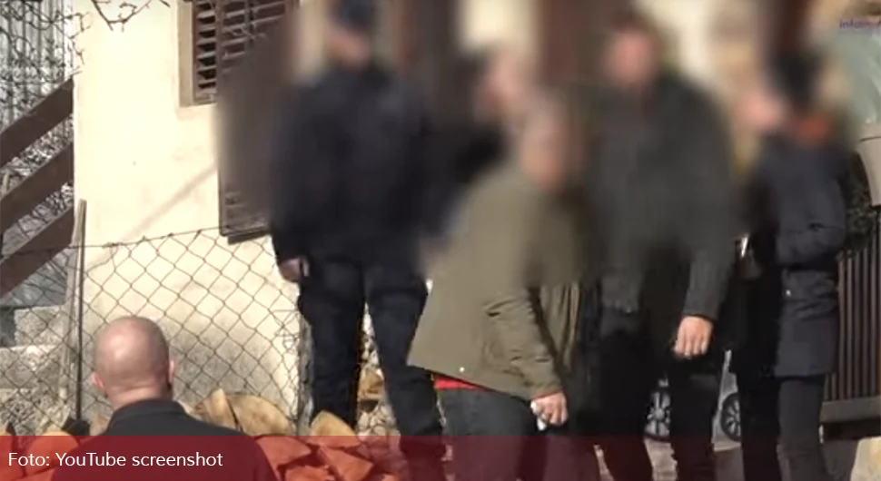 Snimak privođenja majke koja je ubila bebu cuclom: Policajci u šoku