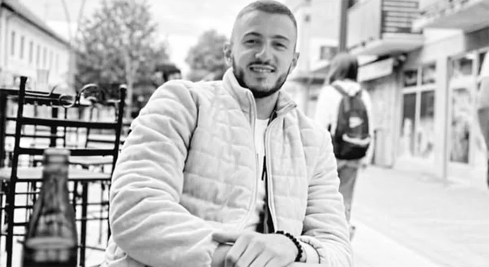 Ово је младић који је страдао након што је ударио у полицијску блокаду