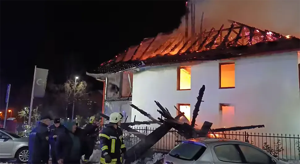 Објављен снимак пожара у џамији, огласила се и полиција
