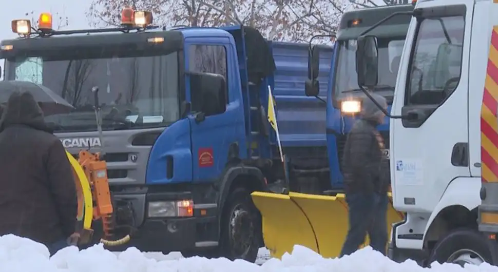 U Banjaluku stigla mehanizacija iz drugih opština i gradova