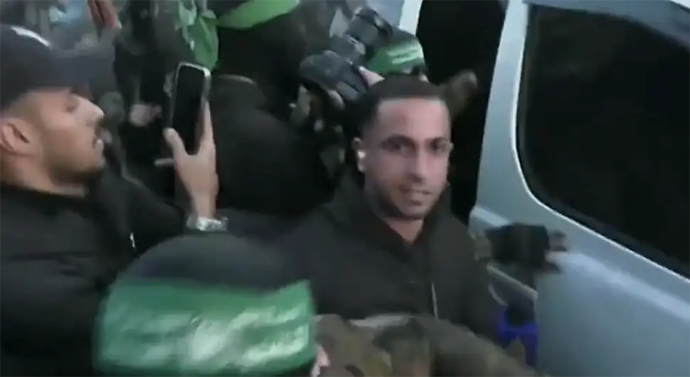 Objavljeni prvi snimci: Izrael preuzeo tri žene koje je držao Hamas