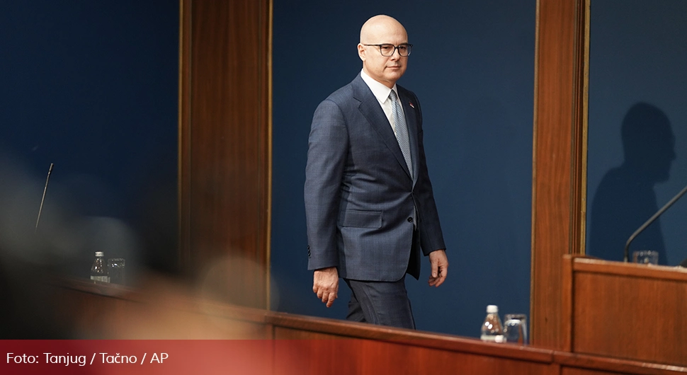 Oglasio se Vučević o povlačenju ostavke: 'Ostajem sa vama'