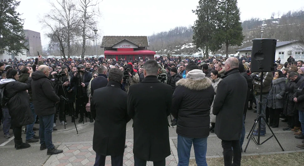 Протест у РиТЕ Угљевик: Радници траже рјешавање проблема