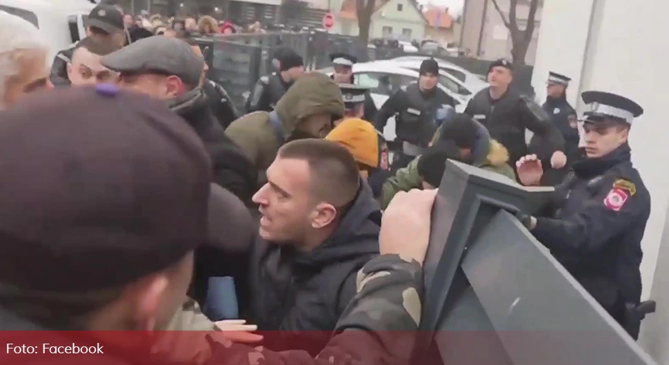 Бабаљ изазвао инцидент испред ОЈТ, полицији скандирали ''усташе''
