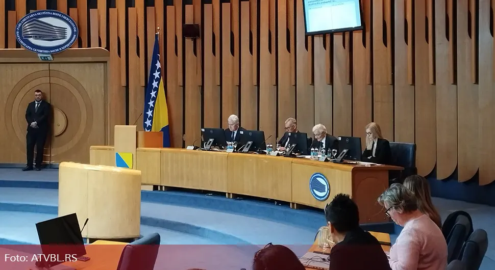 Niko od bošnjačkih delegata nije došao, ništa ni od sjednice