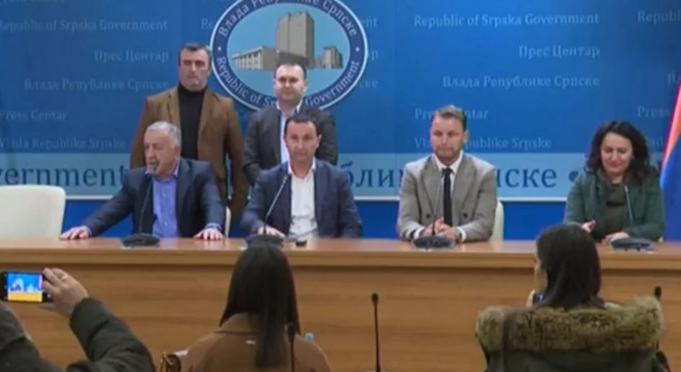 Ćurić: Ne damo Republiku Srpsku