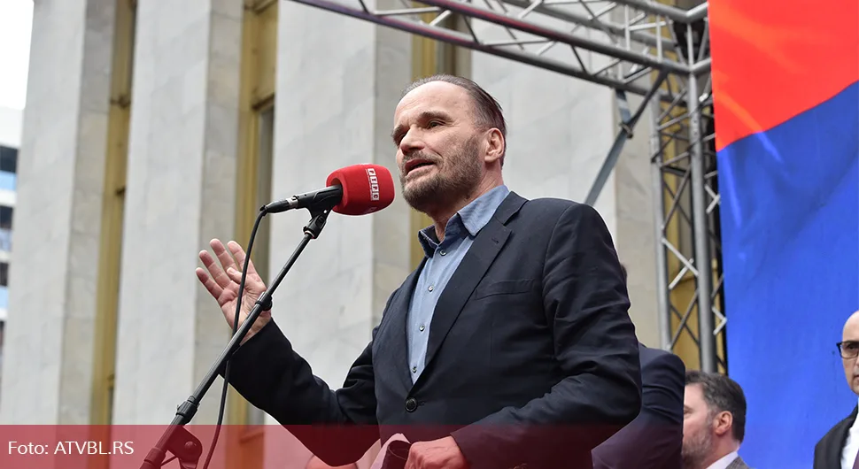 Нобило: Шмит пријетња по БиХ, странци свађају народе да остваре финансијску корист