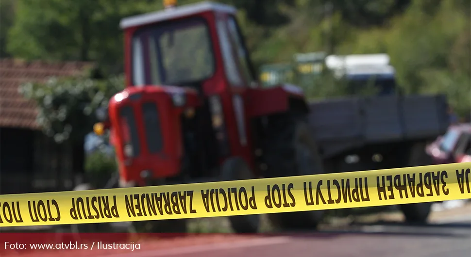 Detalji sudara traktora i automobila: Suvozač teško povrijeđen