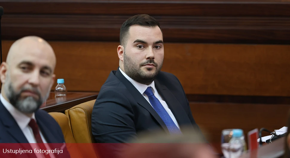 Зељковић: ''Тројкаши'' и Шмит вуку БиХ на дно