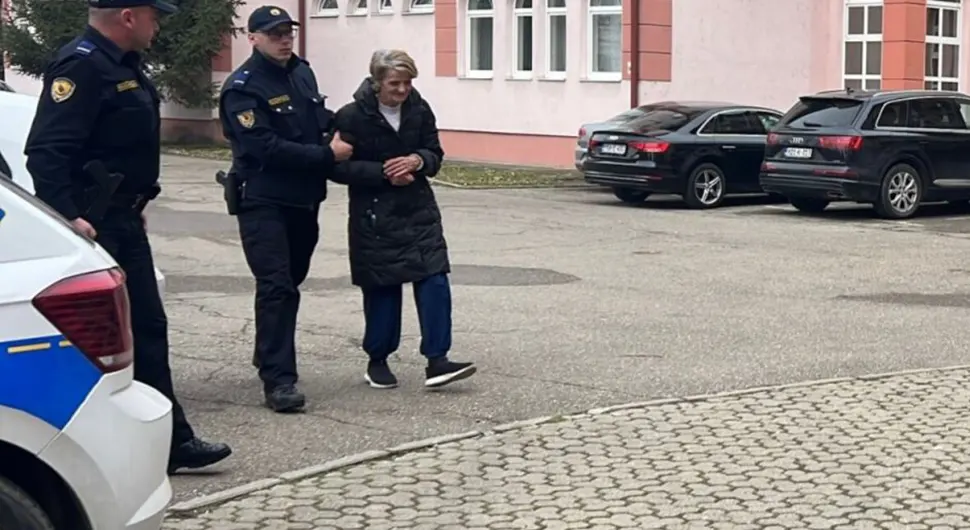 Ово је власница куће страве у Брчком: Доведена у тужилаштво