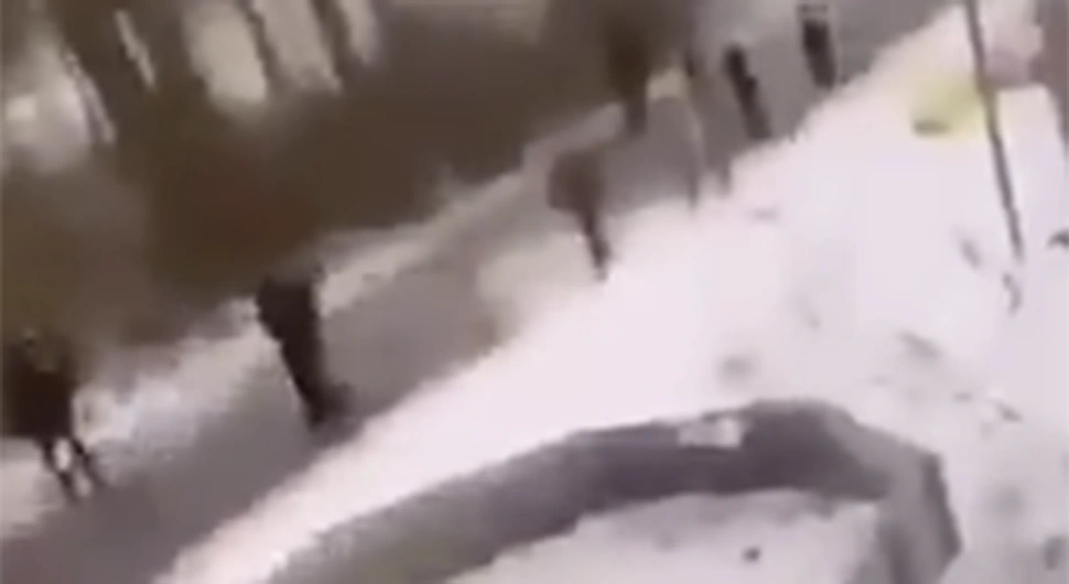Појавио се снимак пуцњаве у школи