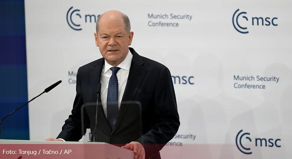 Шолц оштро узвратио Американцима: ''Нико се неће мијешати у нашу демократију''