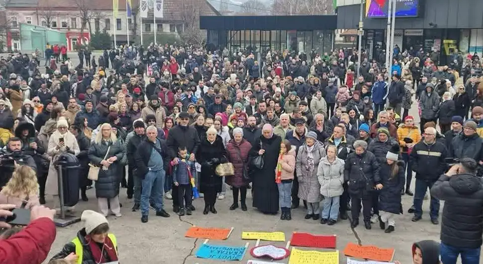 Грађани изашли на улице: Имају седам захтјева