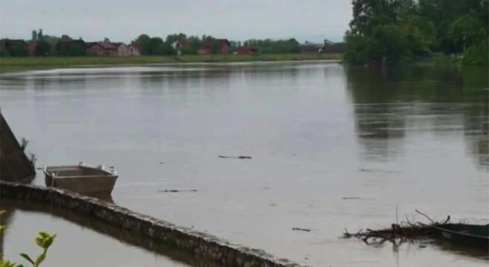 Poplave prijete BiH: Rastu vodotoci