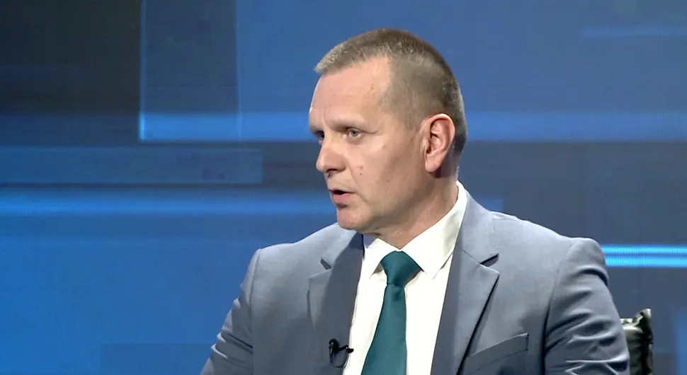 Лукач: Криза и одбрана накарадног поретка