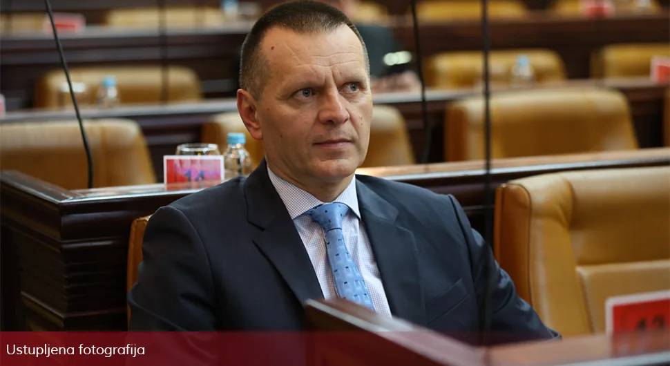 Лукач: Сви паркирају гдје стигну, градоначелник да прихвати иницијативу