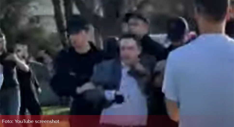 Ко је приведени Немања Шаровић: Осуђен за паљење заставе