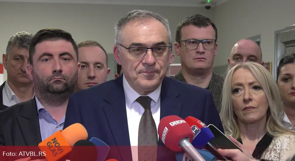 Ko o čemu - SDS o ''vladi u sjenci''